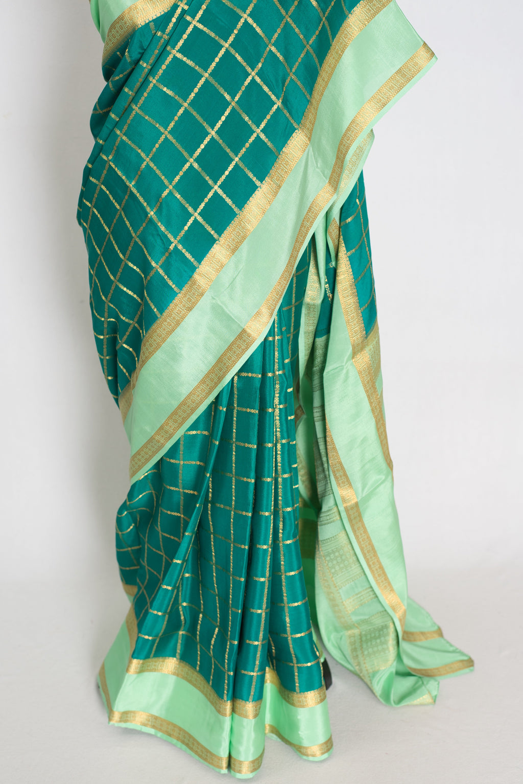 Sutra | Rama Green and Gold 110 gms Mysore Crepe Silk Saree | 38 Size Blouse