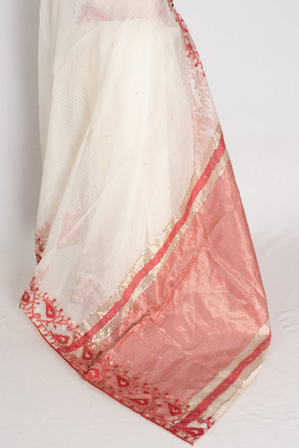 Mandar : Traditional White & Red Blended Kota Silk Jamdani Saree