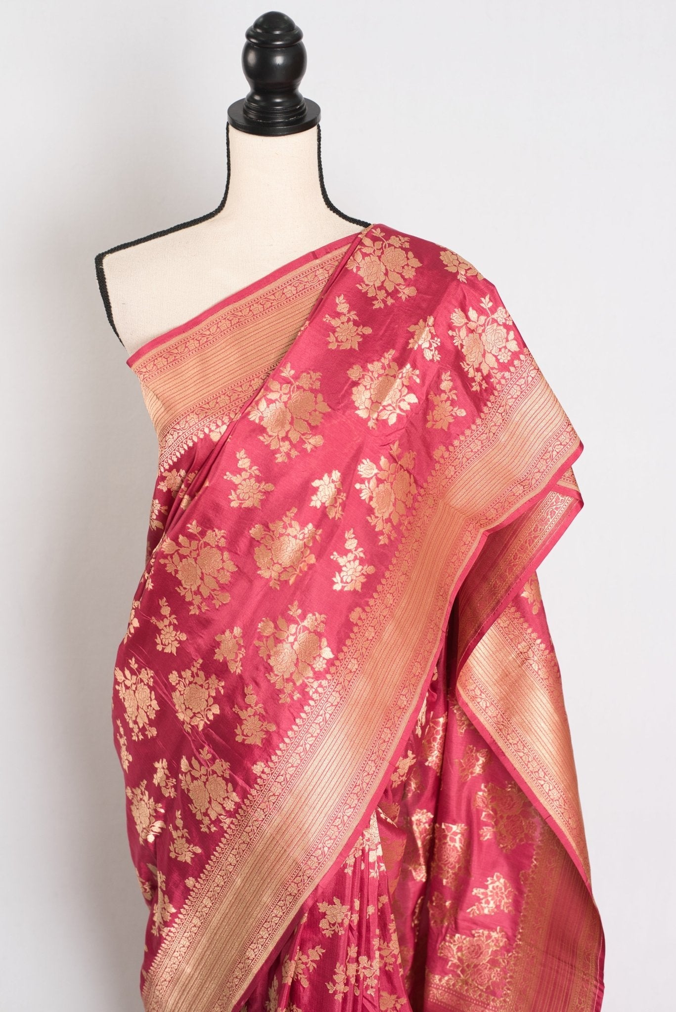 Mehuli: Silk Mark Certified Dusty Pink Bridal Banarasi Silk Saree