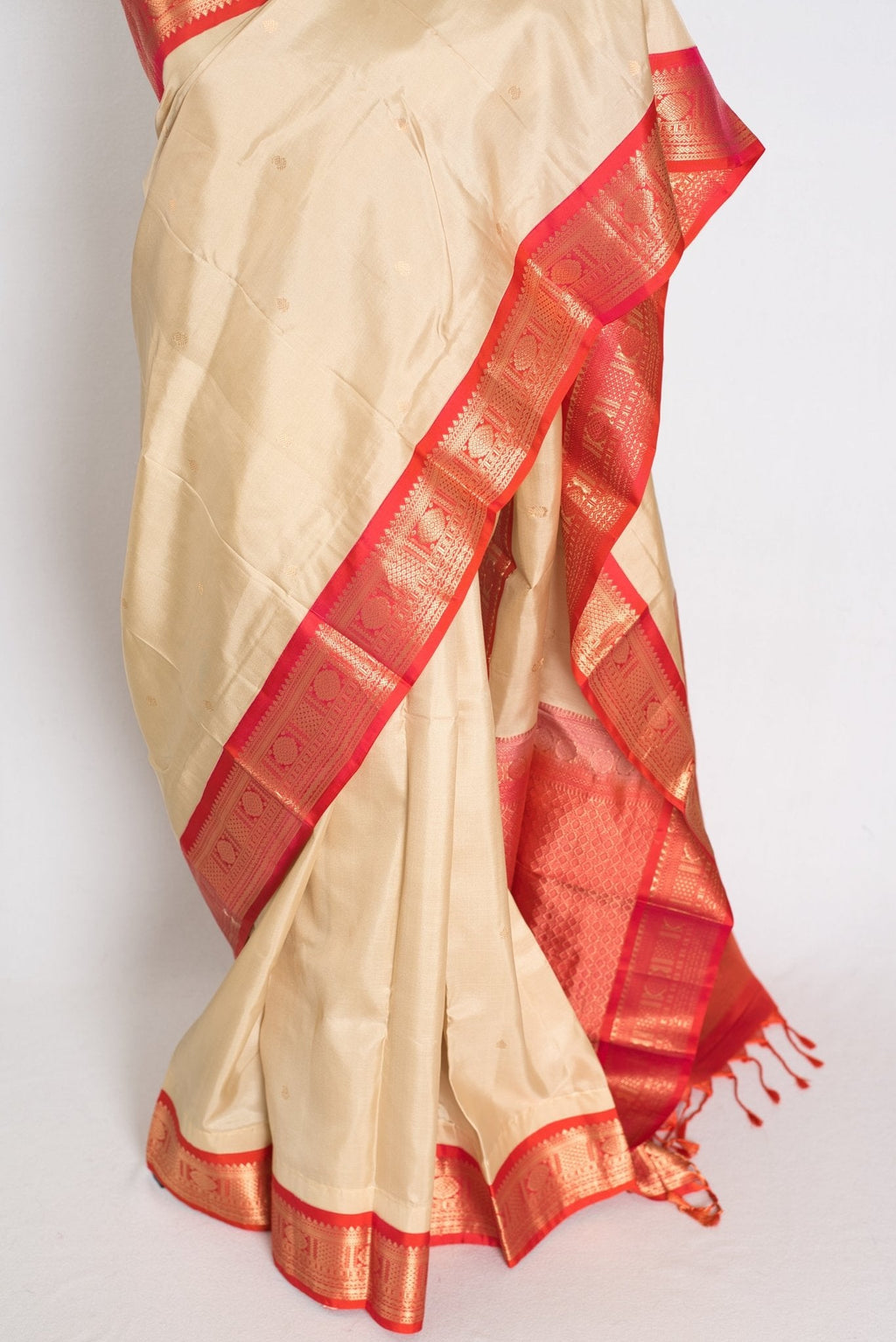 Mohini: Clay White & Coral Pink Kanjivaram Silk Saree | Silk Mark Certified