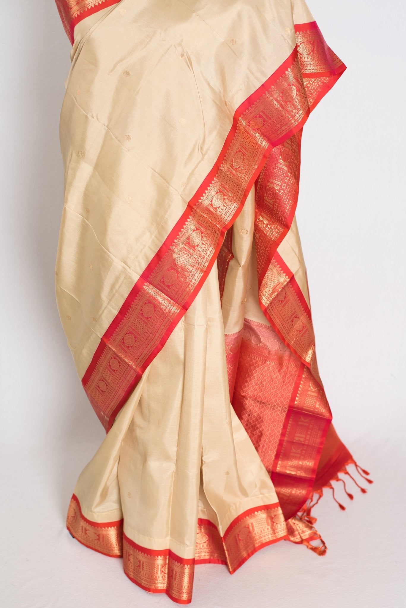 Mohini: Clay White & Coral Pink Kanjivaram Silk Saree | Silk Mark Certified