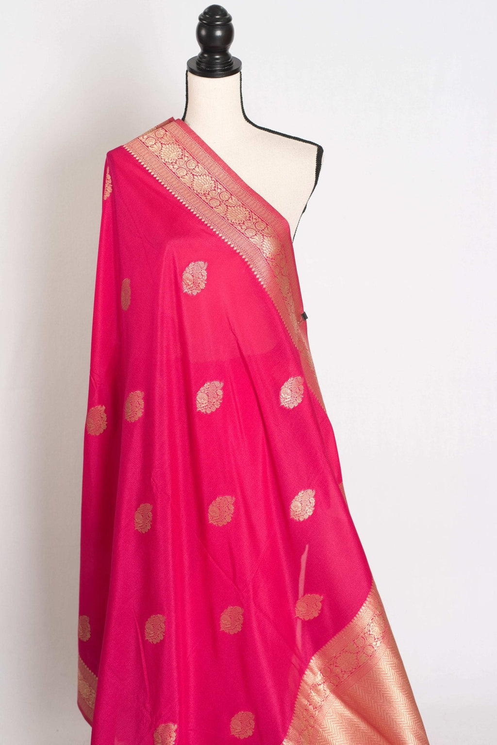 Raji : Semi Crepe Silk Budget Friendly Banarasi Saree in Pink and Gold