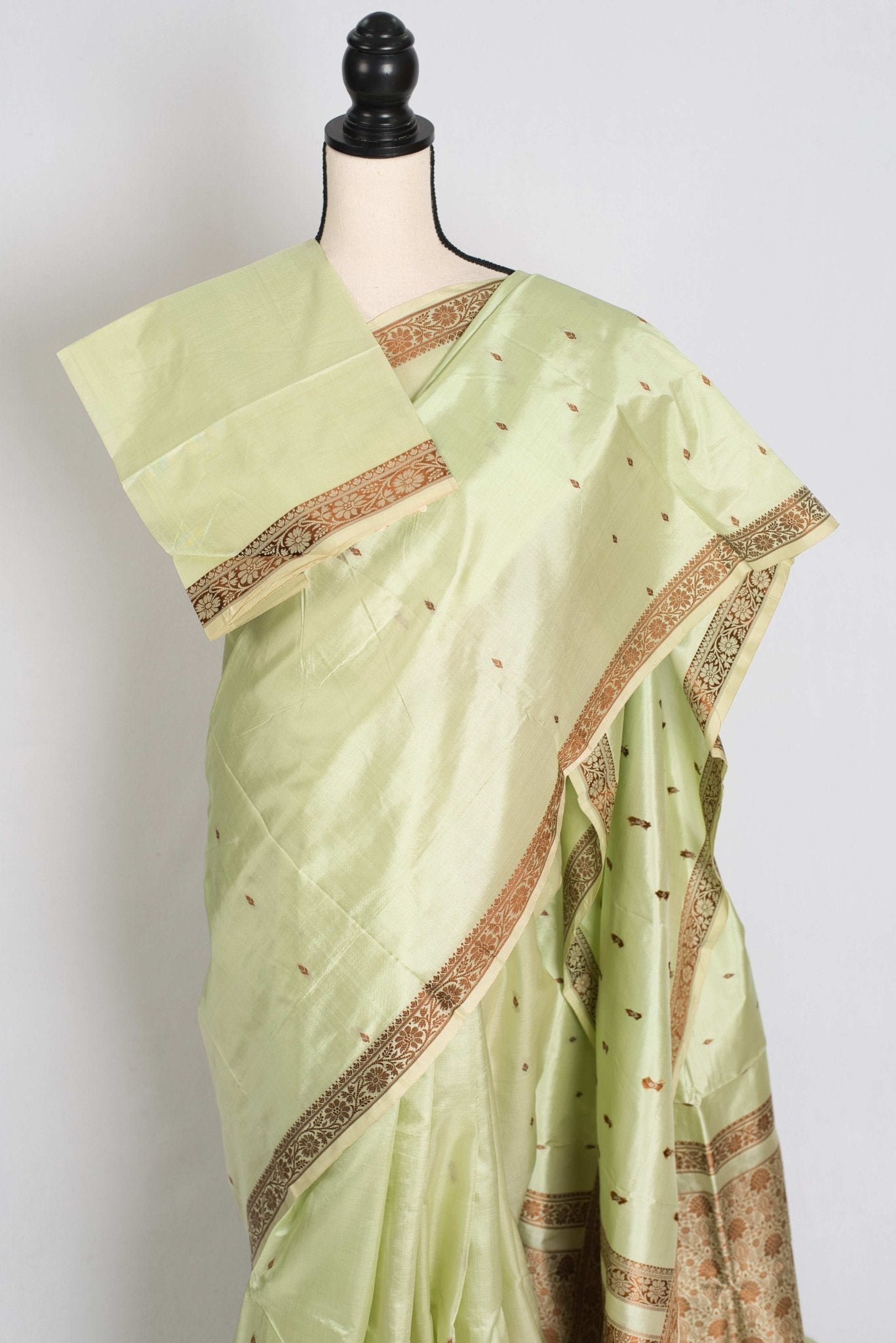Snigdha : Certified Silk Banarasi Saree with Resham Work in Sea Green