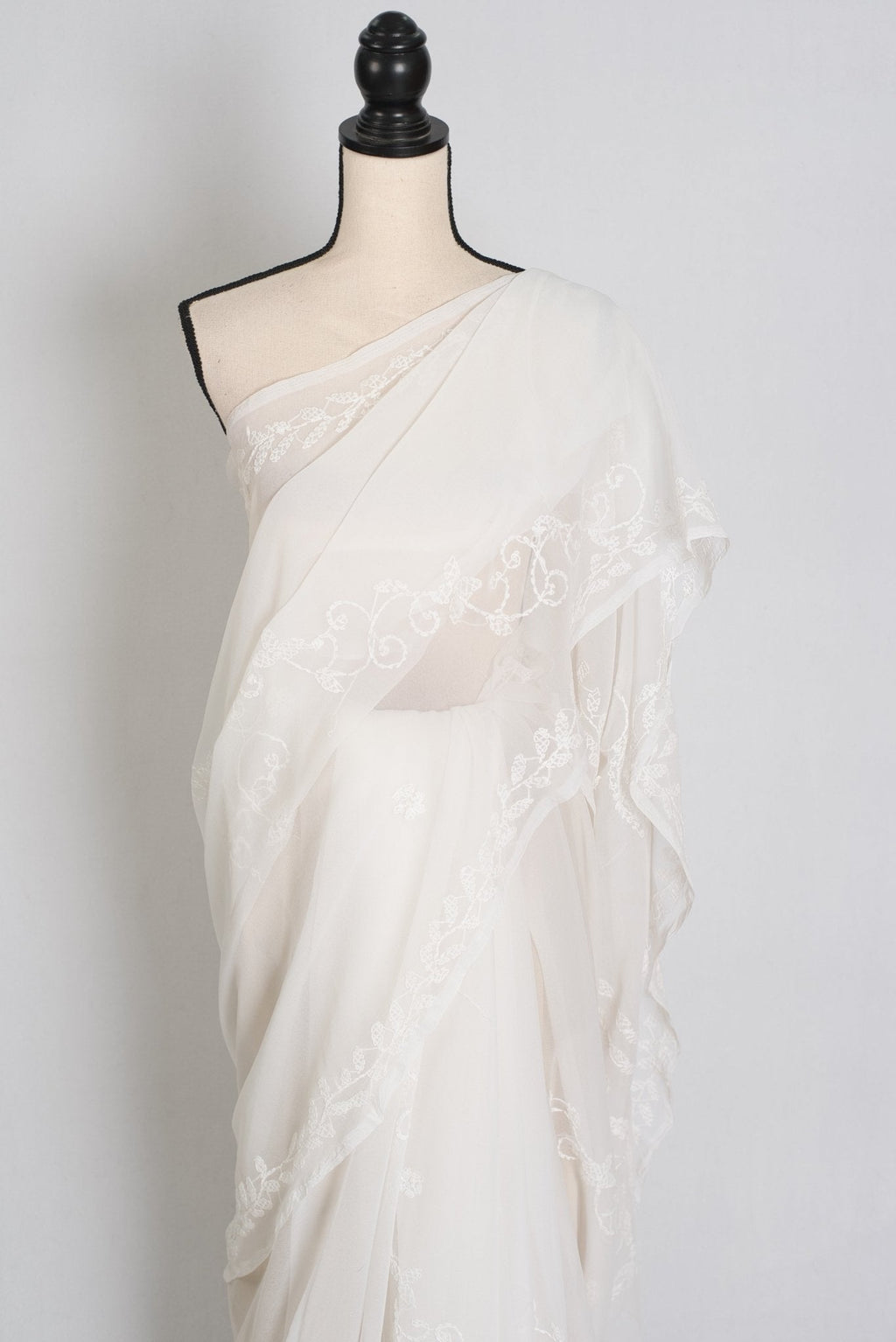 Subha : Off-White Lucknow Chikankari Hand Embroidery Georgette Saree
