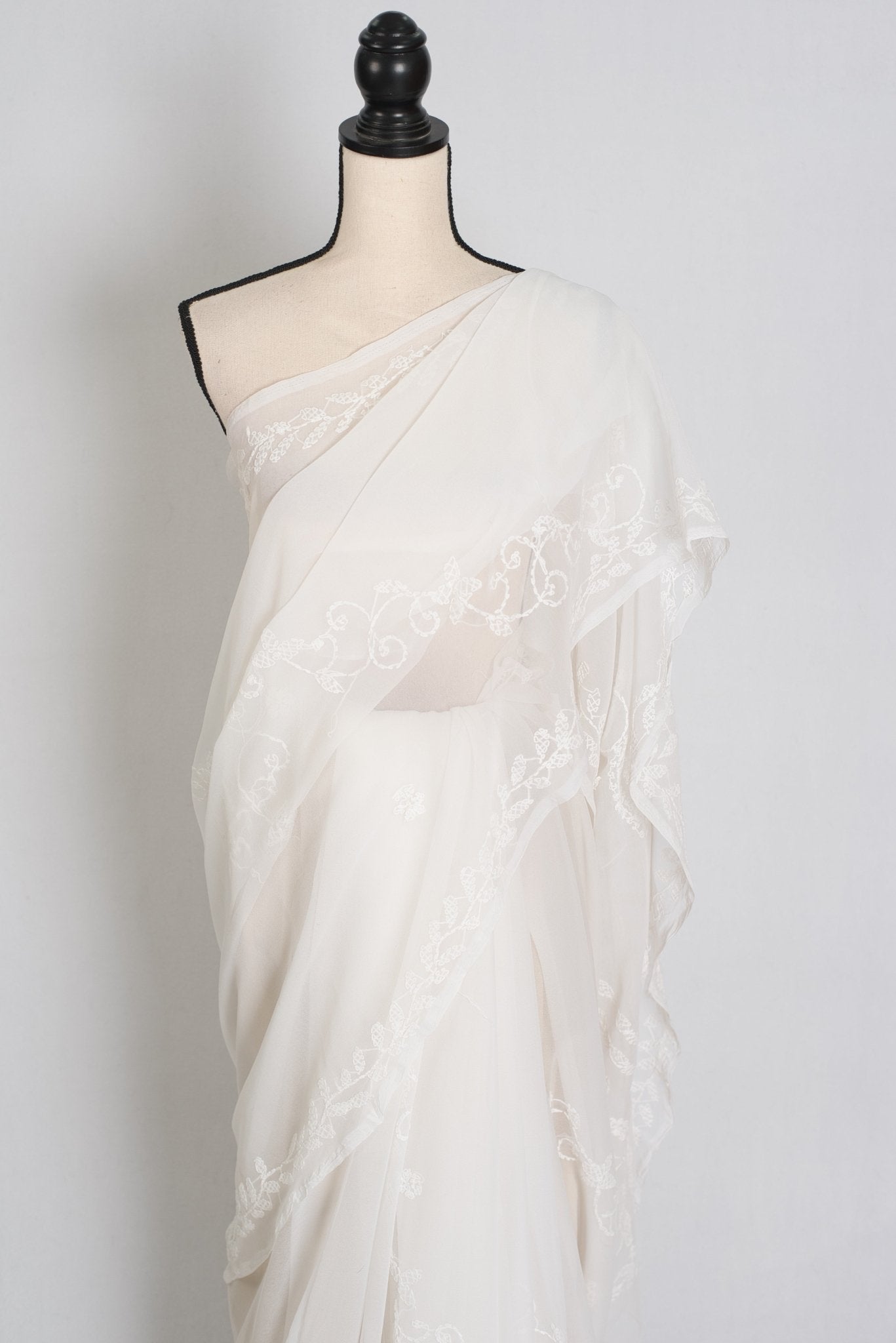 Subha : Off-White Lucknow Chikankari Hand Embroidery Georgette Saree