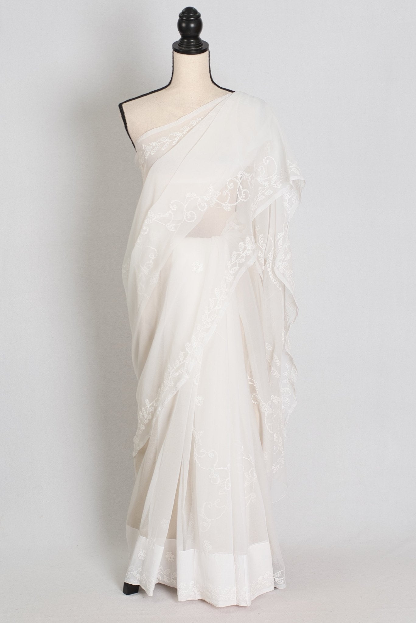 Subha : Off-White Lucknow Chikankari Hand Embroidery Georgette Saree