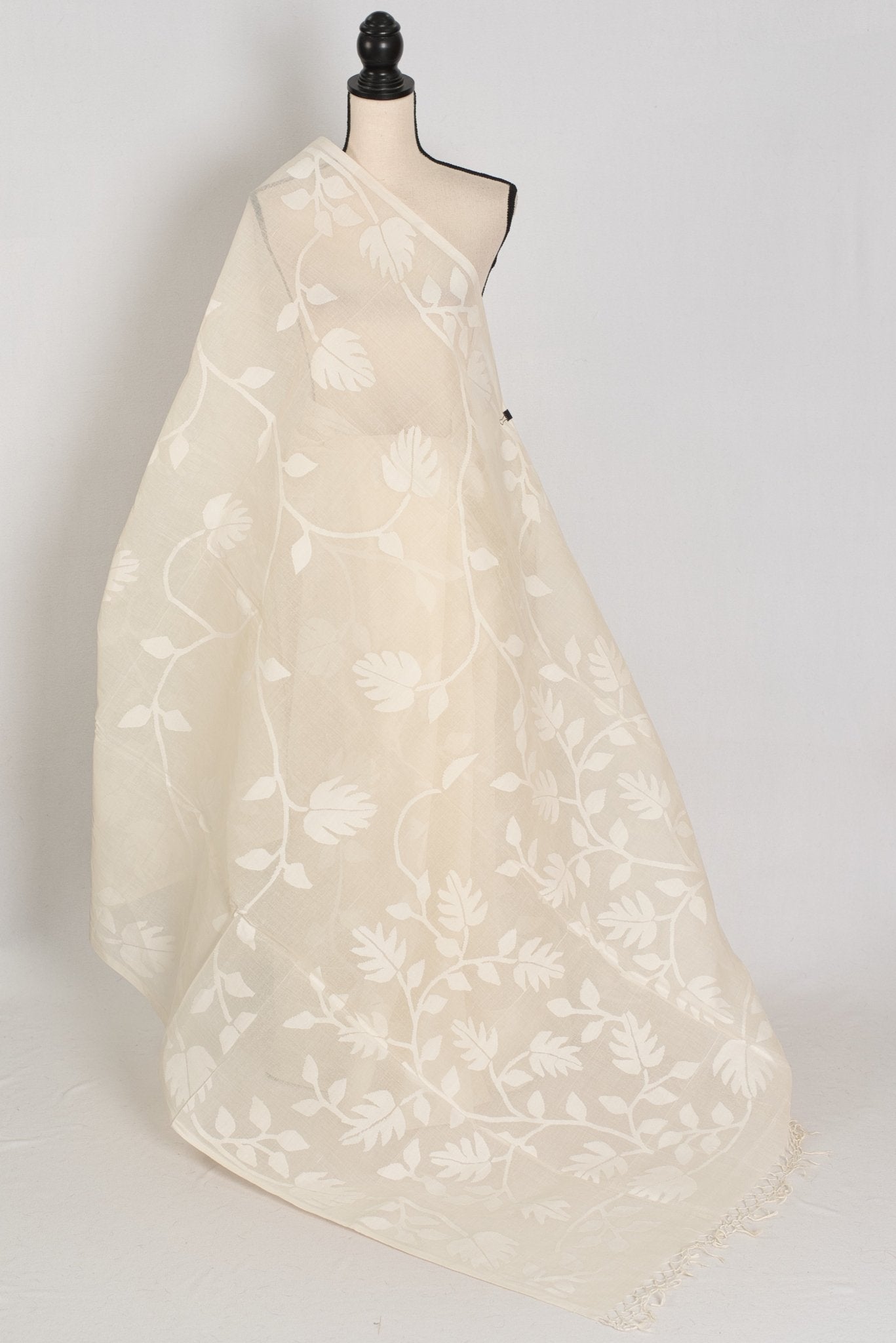 Vibha: Fine Quality White-on-White Hand-Woven Bengal Cotton Jamdani Saree