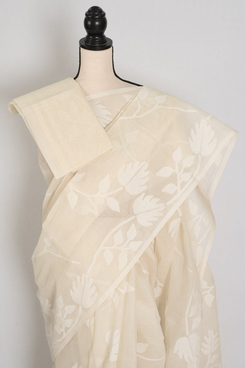 Vibha: Fine Quality White-on-White Hand-Woven Bengal Cotton Jamdani Saree
