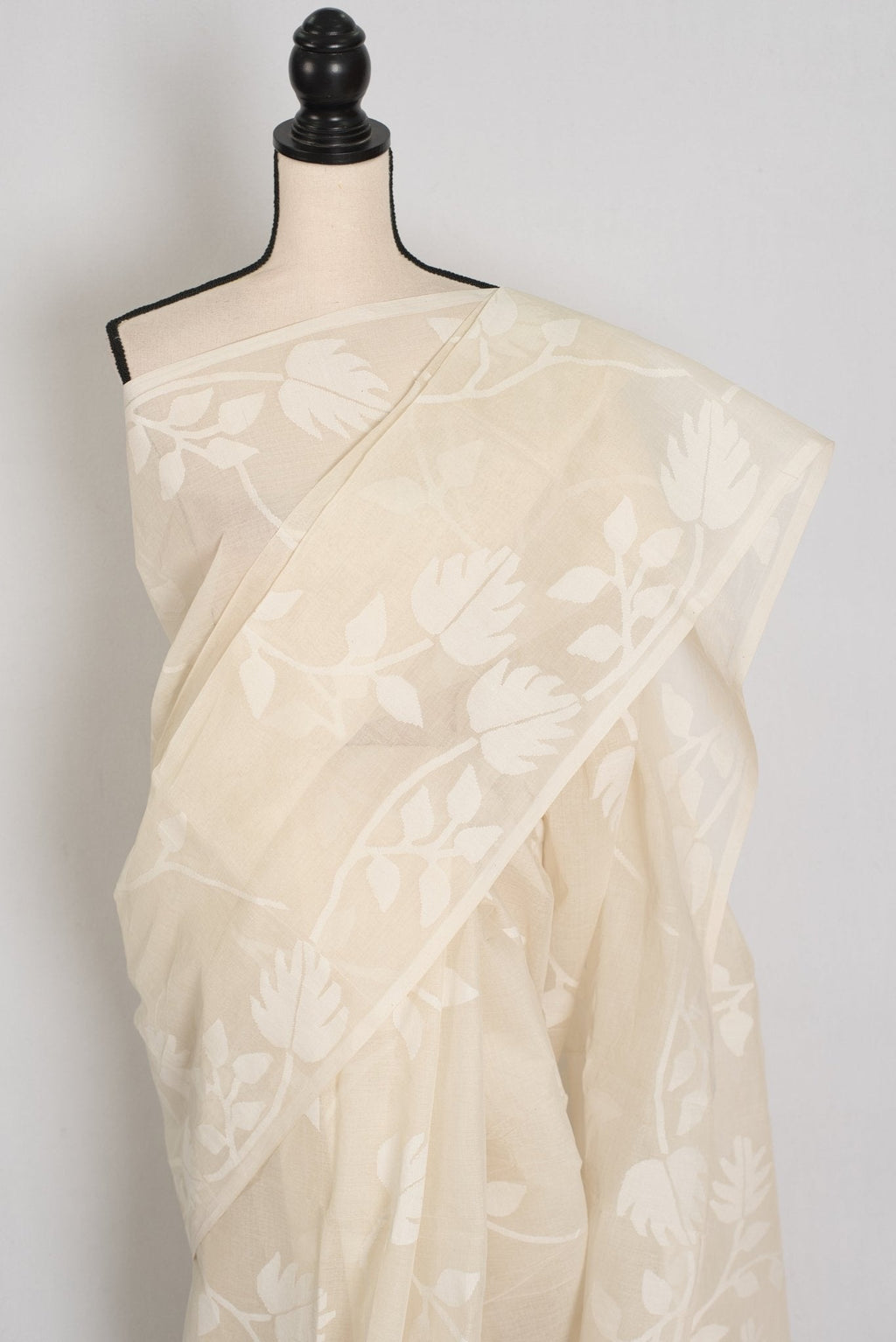 Vibha: Fine Quality White-on-White Hand-Woven Bengal Cotton Jamdani Saree