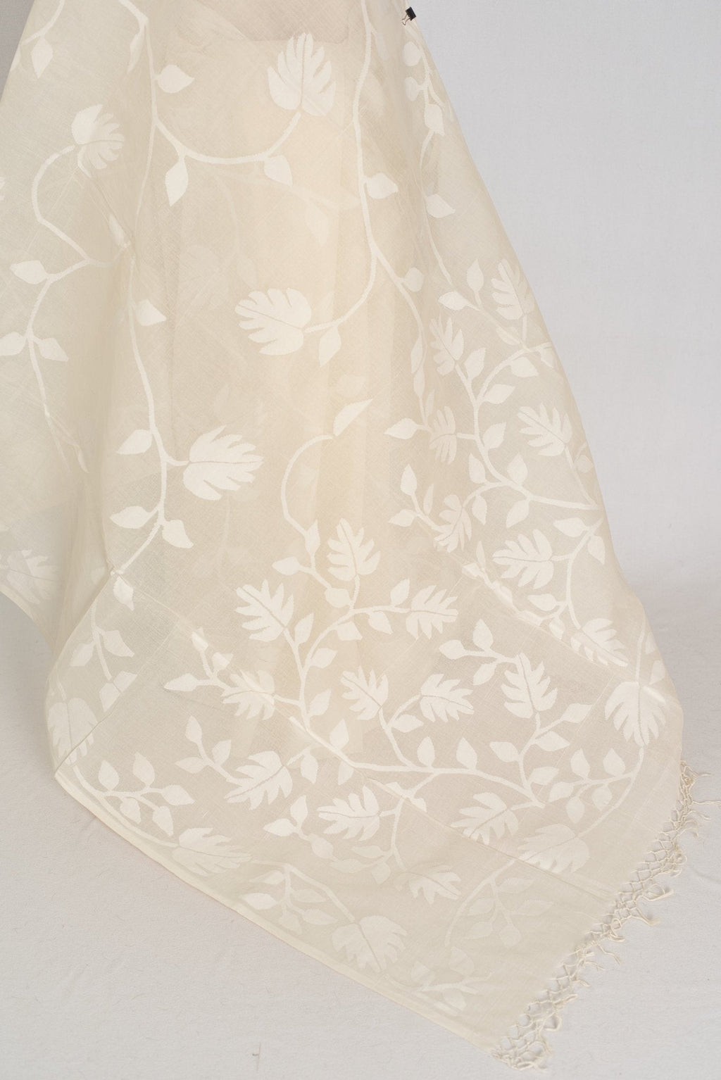 Vibha: Fine Quality White-on-White Hand-Woven Bengal Cotton Jamdani Saree
